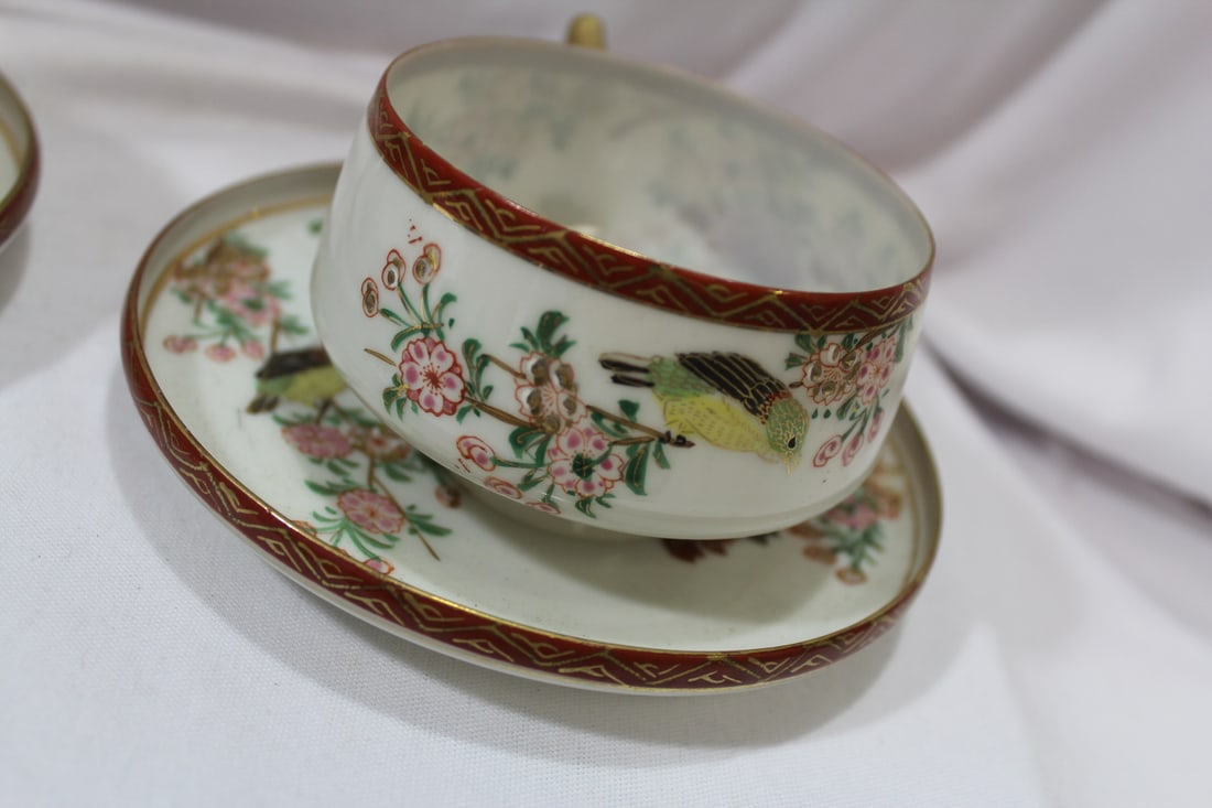 A Set of 4 Kutani Cup and Saucer - 3