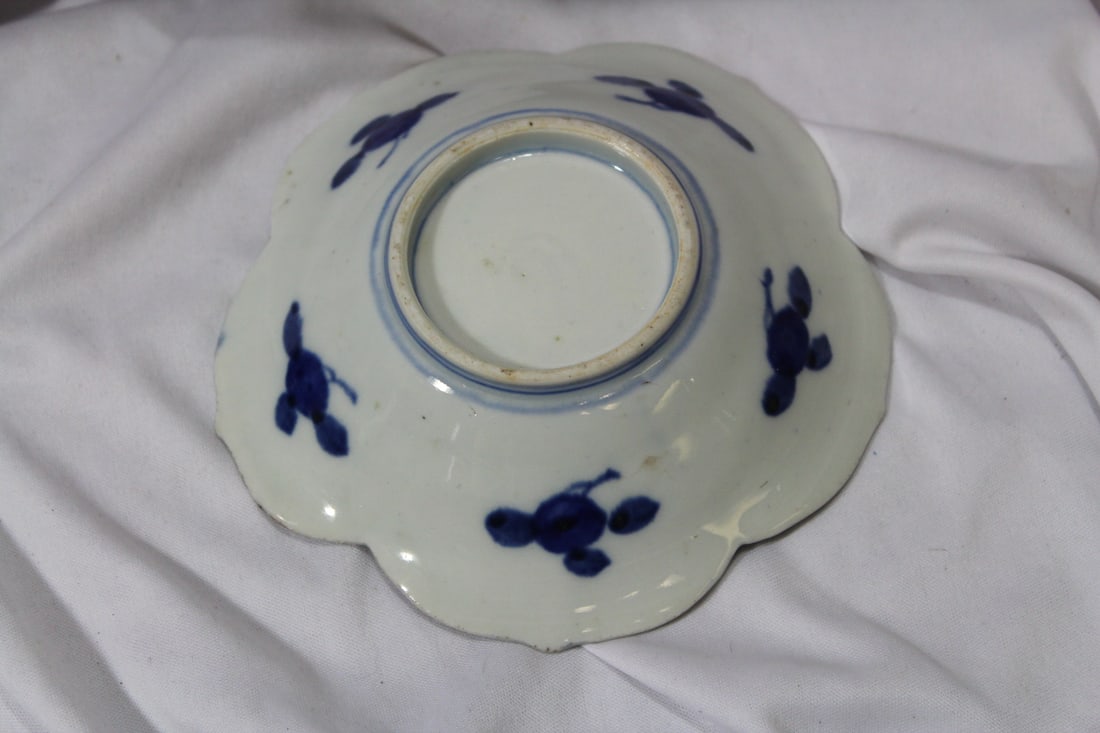 An Antique Japanese Imari Floral Shape Bowl - 3
