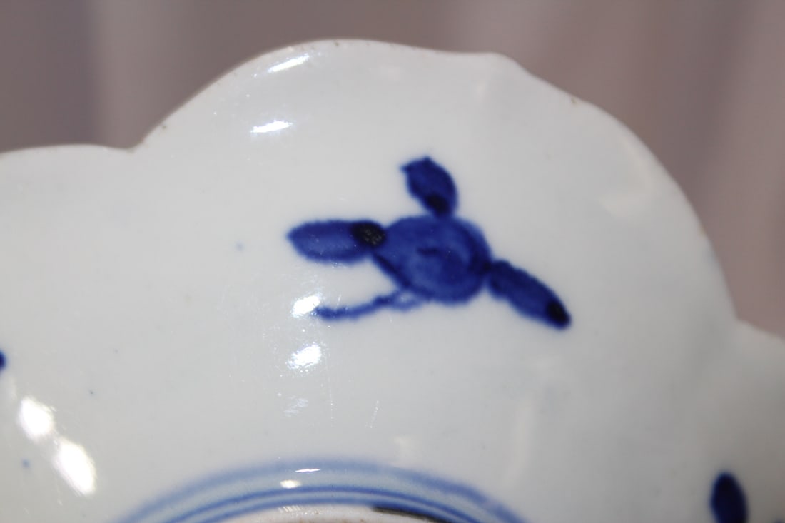 An Antique Japanese Imari Floral Shape Bowl - 4
