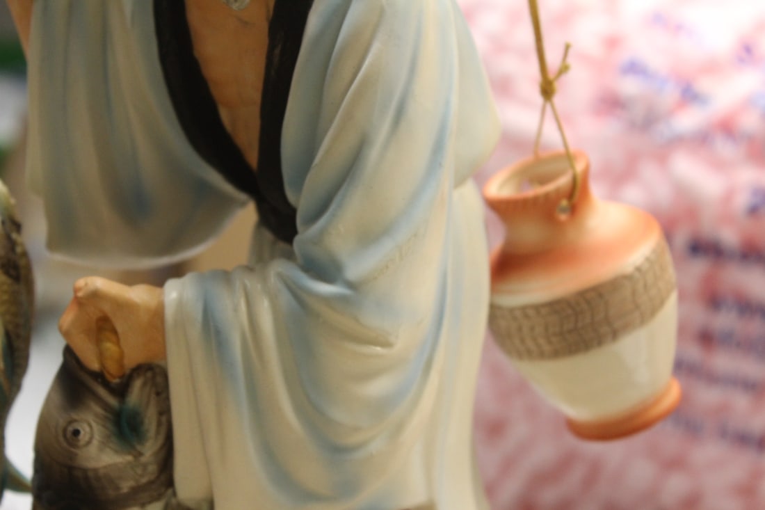 Decorative Ceramic Oriental Figurine - 4