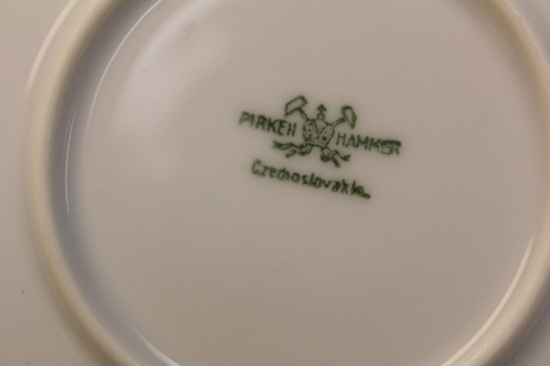 Set of 12 Pirkenhammer Dinner Plates - 4