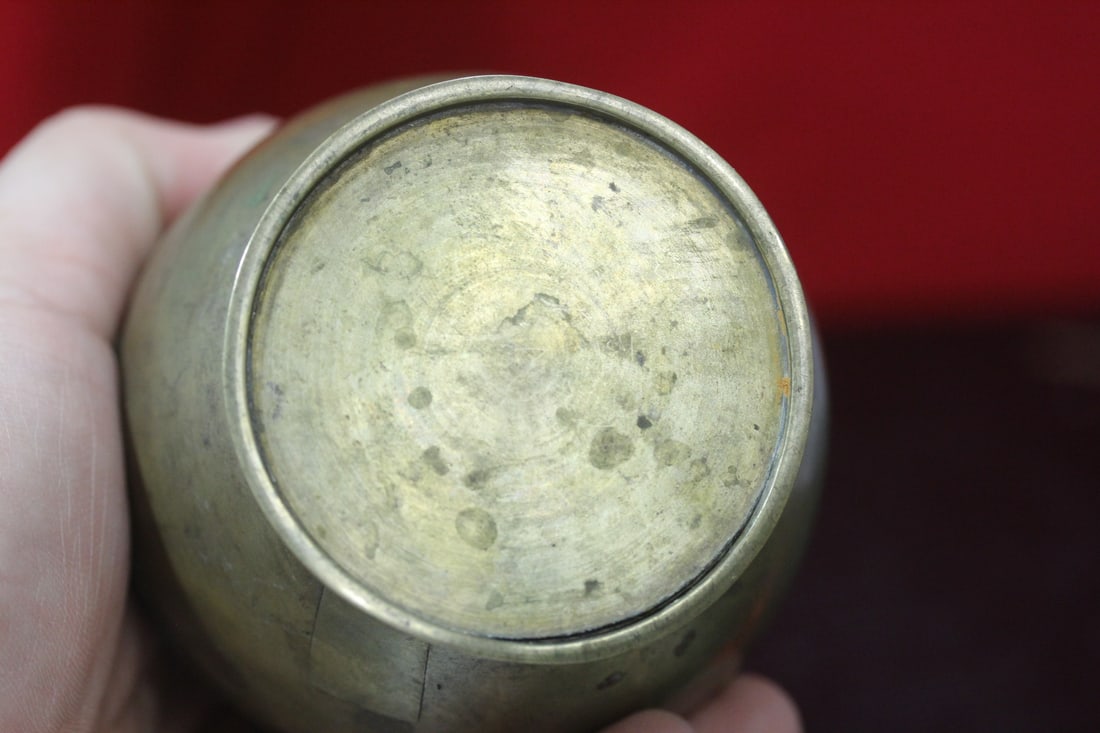 A Chinese Bronze Vase - 7