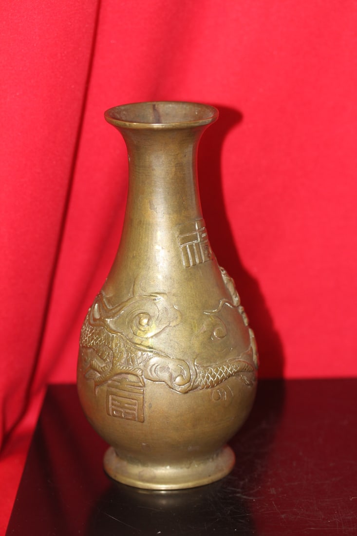 A Chinese Bronze Vase - 6