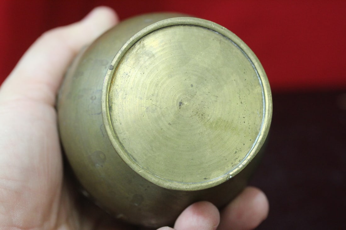 A Chinese Bronze Vase - 9