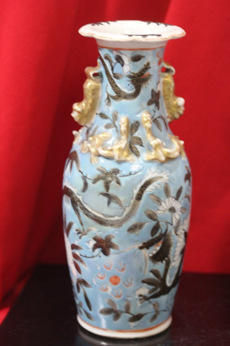 An Antique Chinese Vase - 3