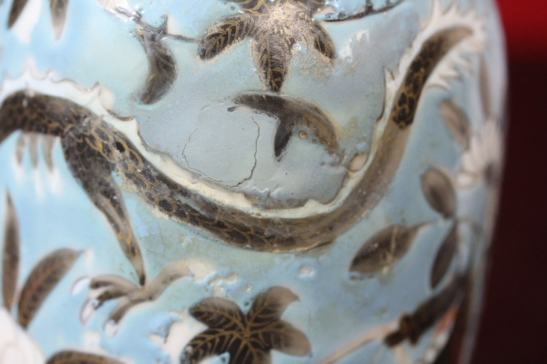 An Antique Chinese Vase - 5