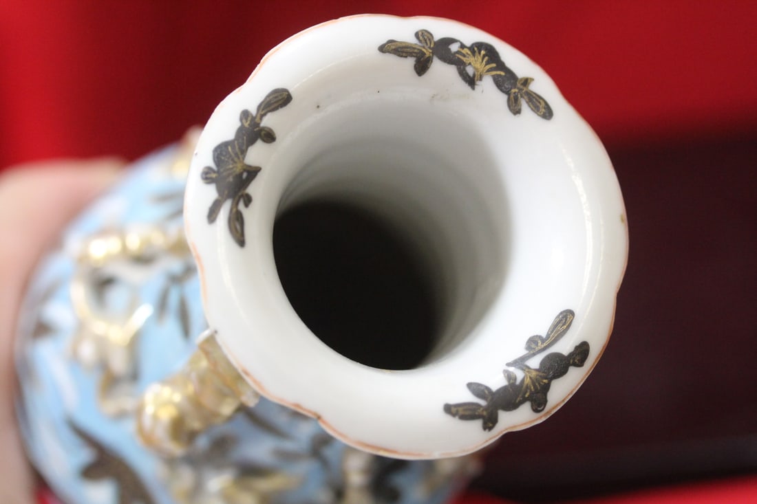 An Antique Chinese Vase - 8