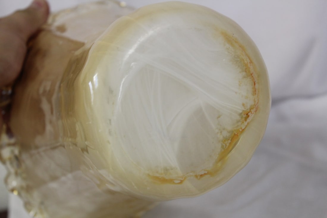 An Artglass Vase - 2
