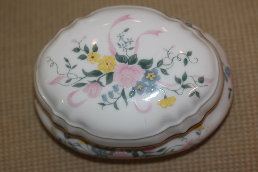 Porcelain Music Trinket Box - 2