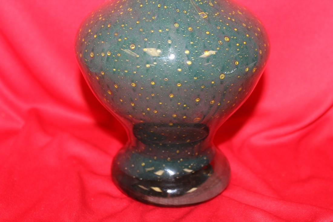 An Art Glass Vase - 2