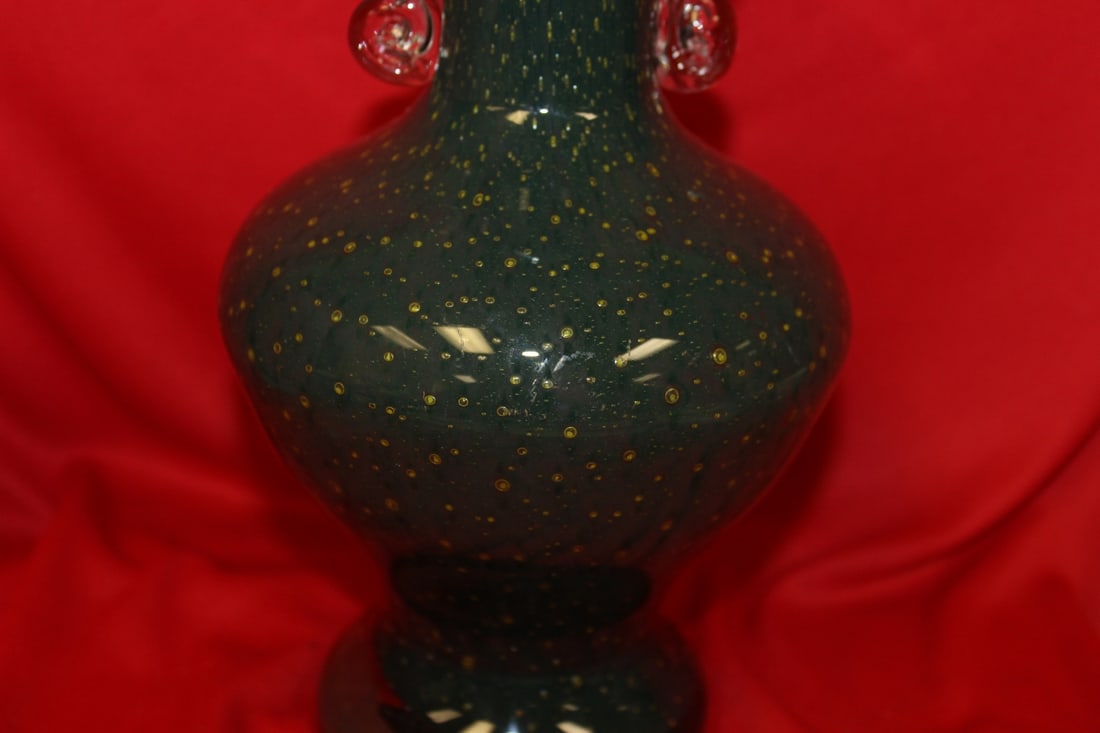 An Art Glass Vase - 7