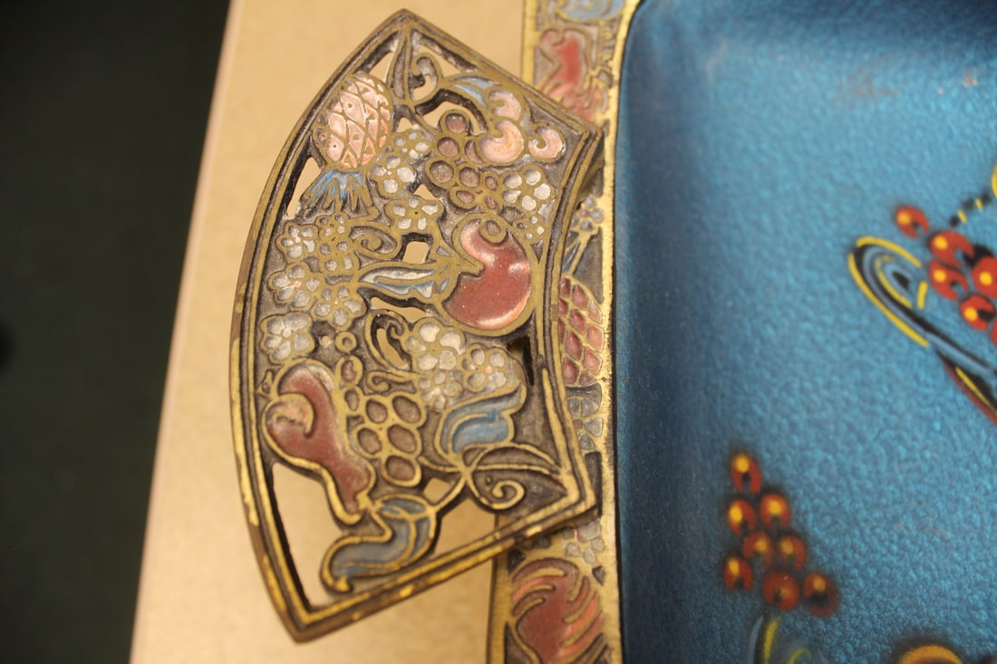 Vintage Footed Enamel Tray - 7