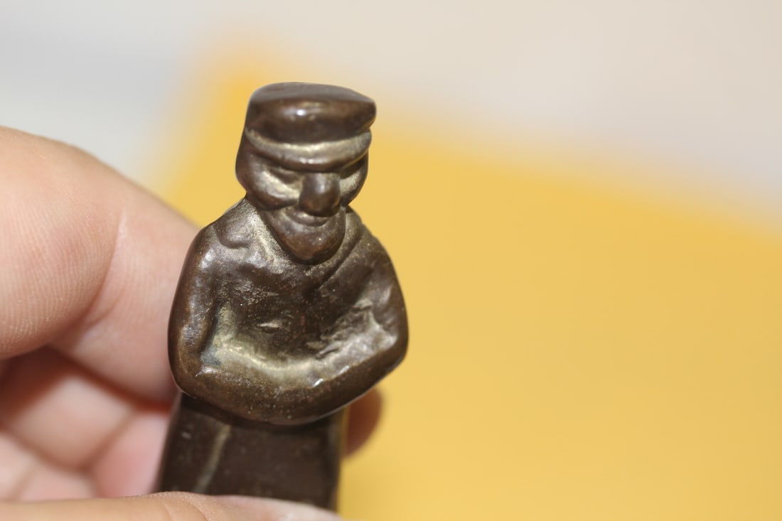A Vintage/Antique Small Bronze Man Figure - 6