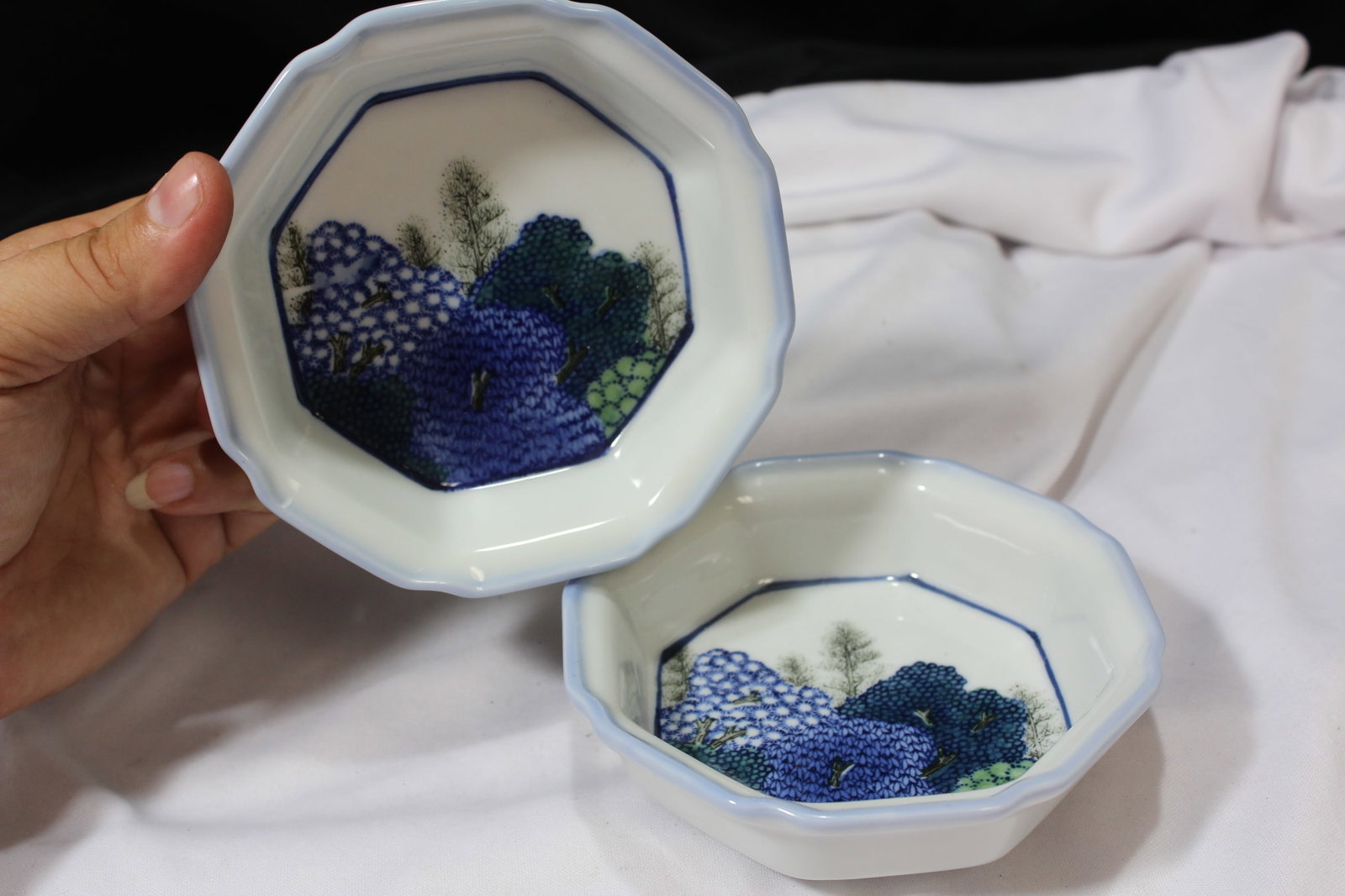 Set of 2 Signed Oriental studio Porcelain Bowls - 4
