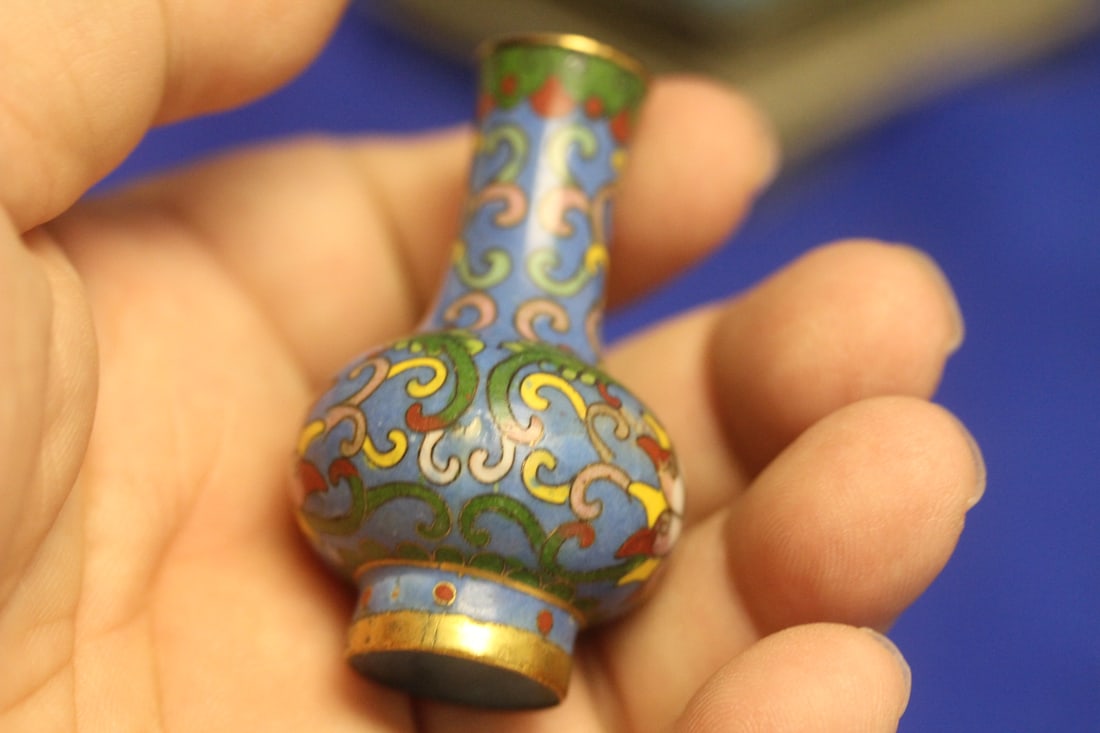 Chinese Miniature Cloisonne Snuff Bottle - 7