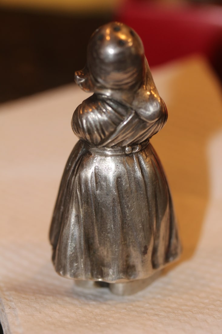 Single Sterling Silver Figeral Shaker - 6