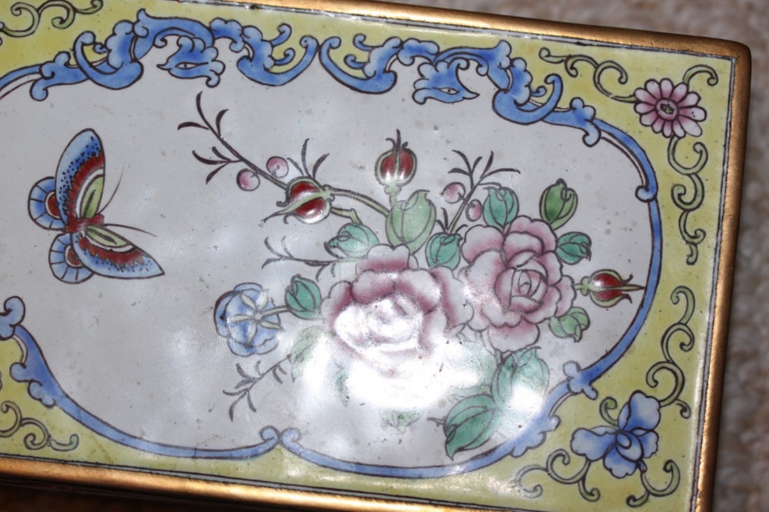 Antique / Vintage Chinese Enamel Box - 7