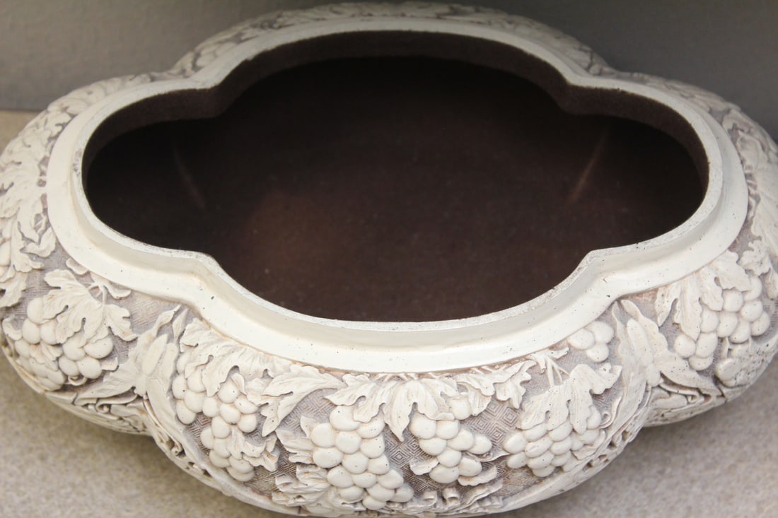 Well Carved Chinese Box - 4
