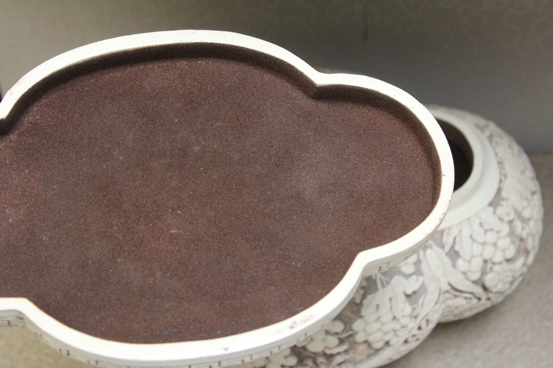 Well Carved Chinese Box - 5