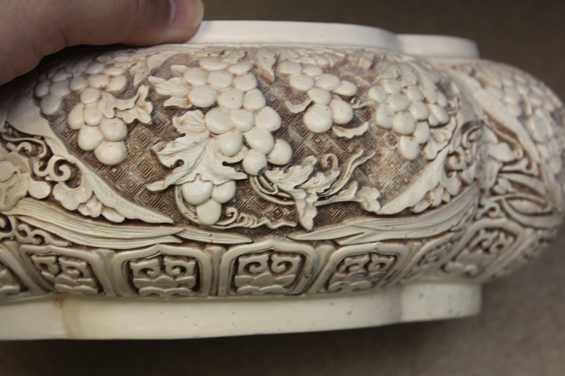 Well Carved Chinese Box - 6