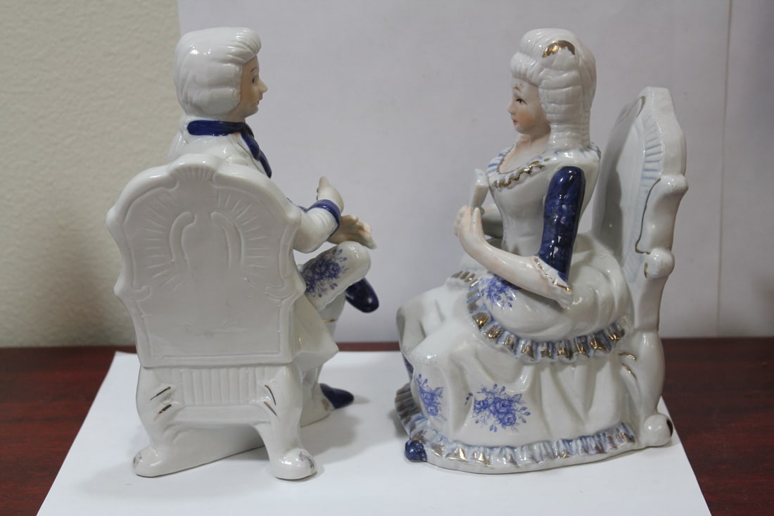 A Ceramic George and Martha Washington Figure - 3