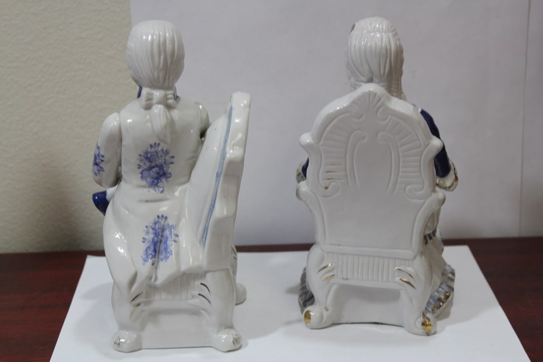 A Ceramic George and Martha Washington Figure - 4