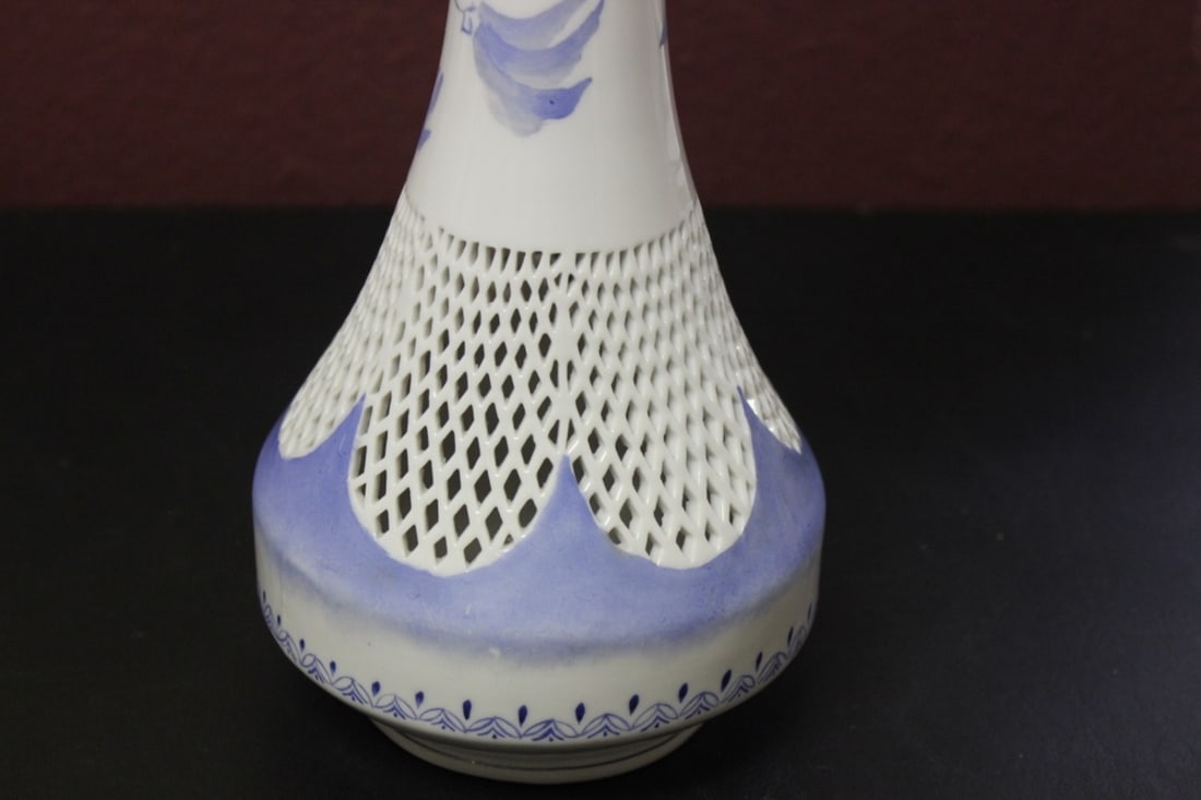 An Antique/Vintage Recticulated Signed Chinese or Japanese Blue and White Vase - 3