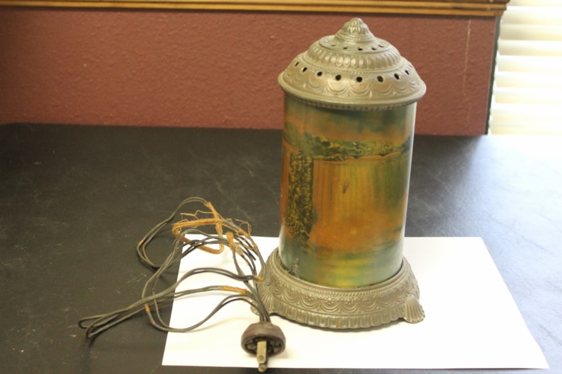 A Scene-In-Motion Waterfall Lamp - 2