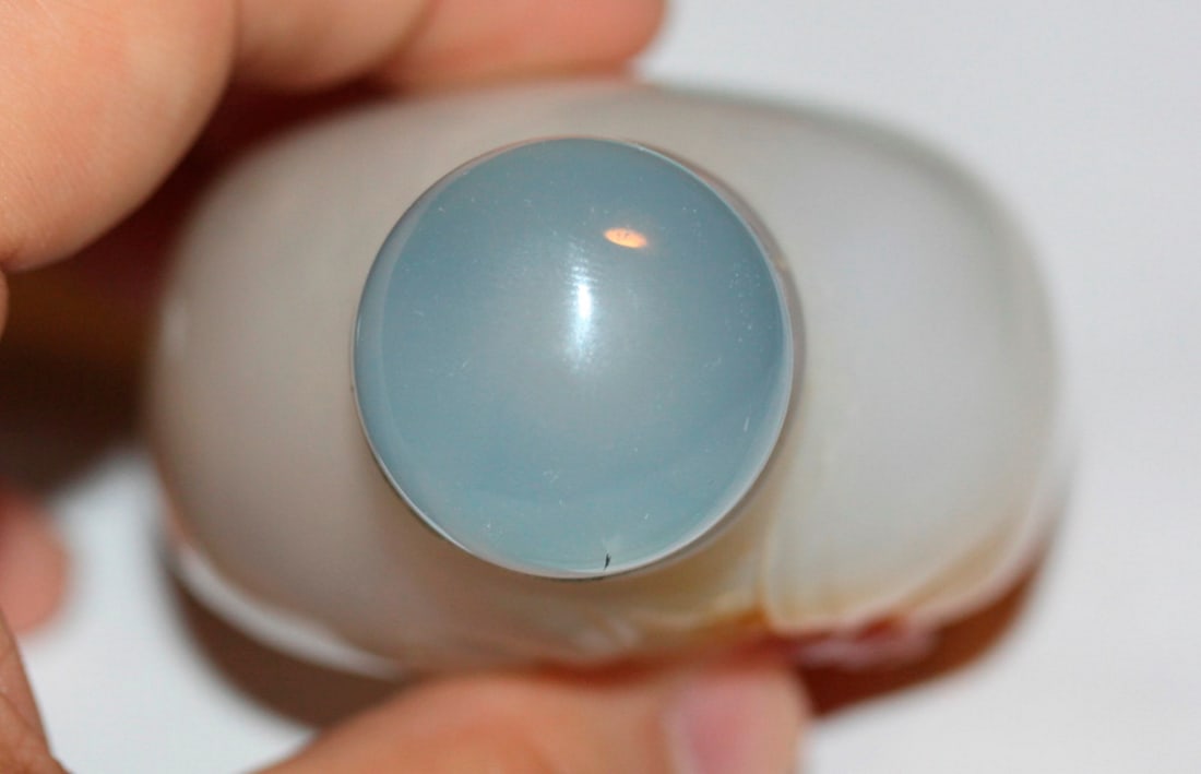 Carved Agate Snuff Bottleq - 7