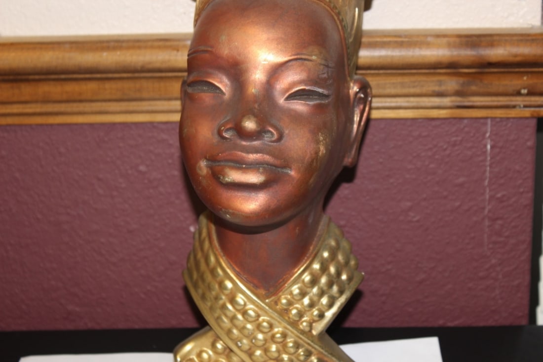 A Decorative Wall Hanger - 4