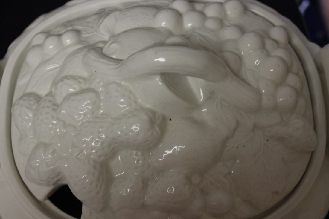 A Pottery Tureen By Gibson - 2