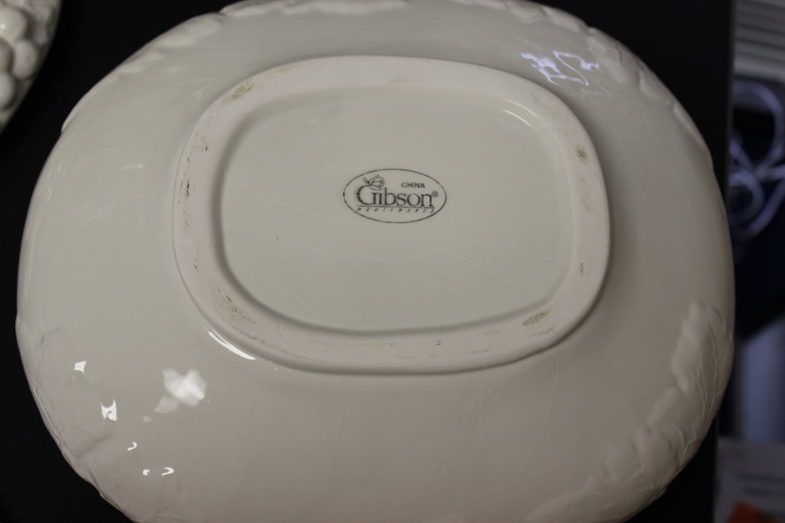 A Pottery Tureen By Gibson - 4