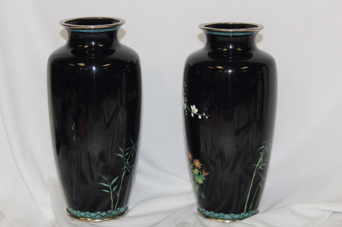 A Pair of Japanese Silverwire Cloisonne Vases - 2