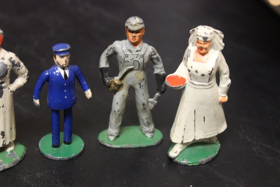 A Lot of 5 Metal Figurines - 3