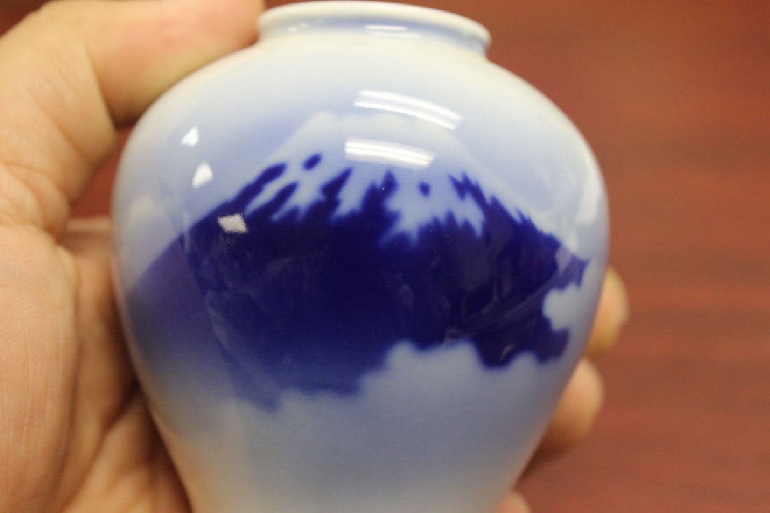 A Japanese Fukugawa Small Vase - 6