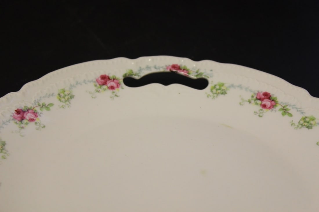 An Antique/Vintage Porcelain Dinner Plate - 2