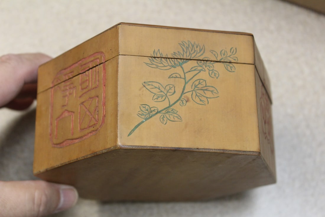 Vintage Cedar/Camphor Wooden Box - 2