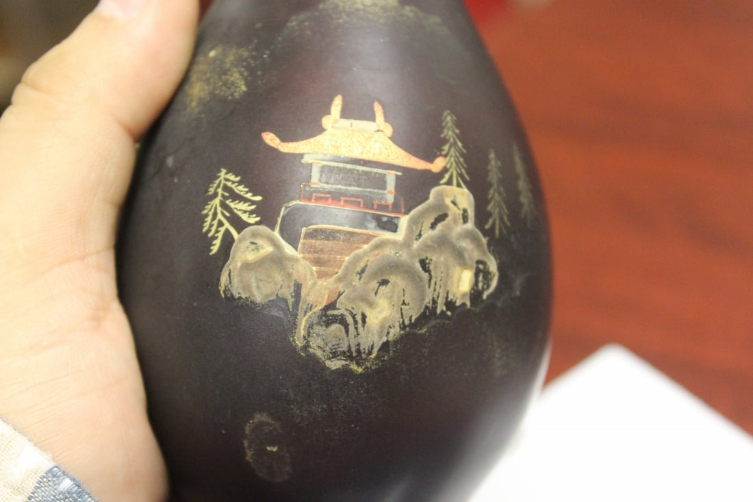 A Japanese Lacquer Hand Painted Vase - 4