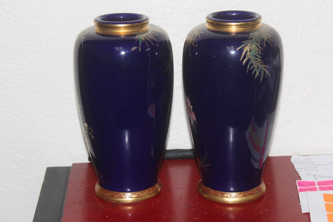 Pair of Signed Kutani Vases - 3