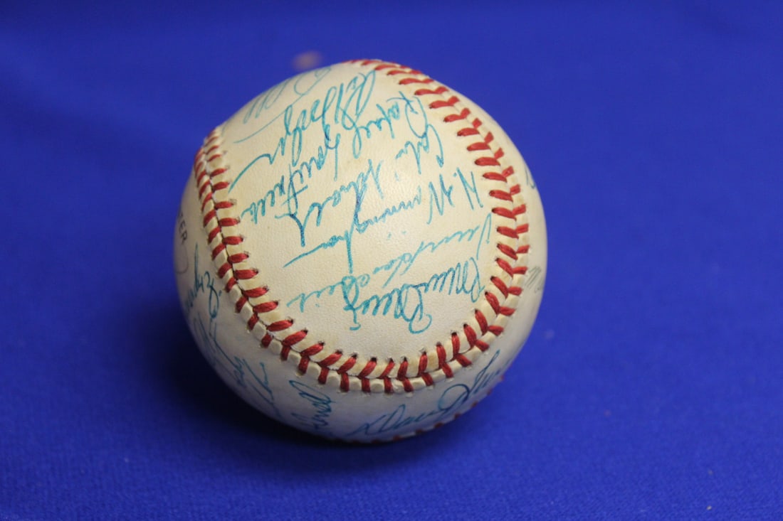 An Early 1980'S New York Mets Autographed Baseball - 3