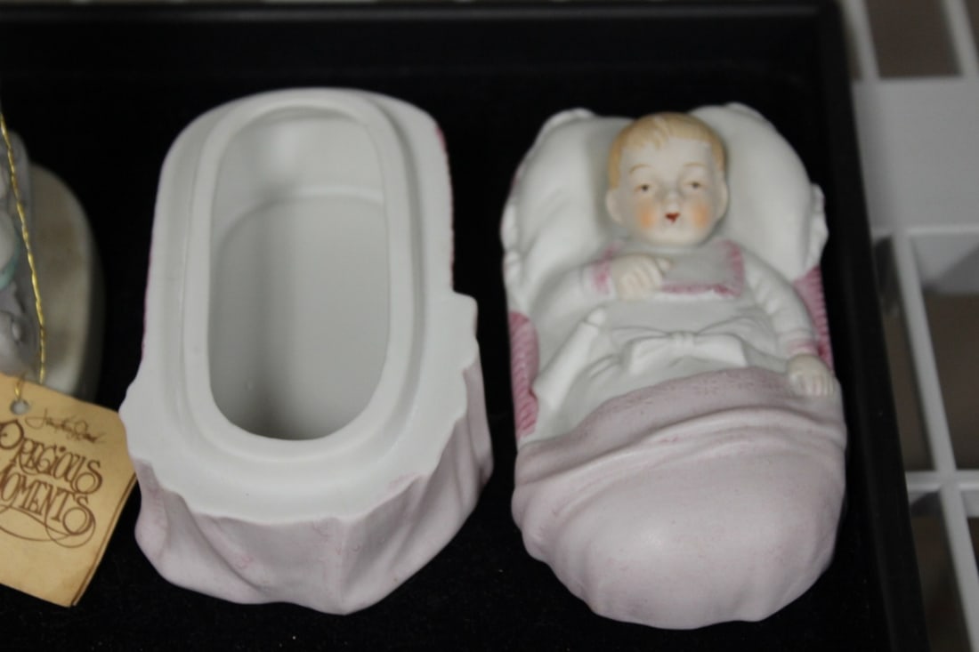 Lot of 3 Figurines - 2
