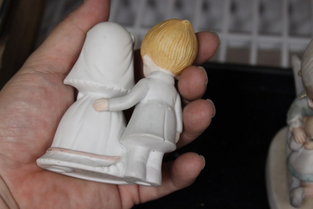 Lot of 3 Figurines - 6