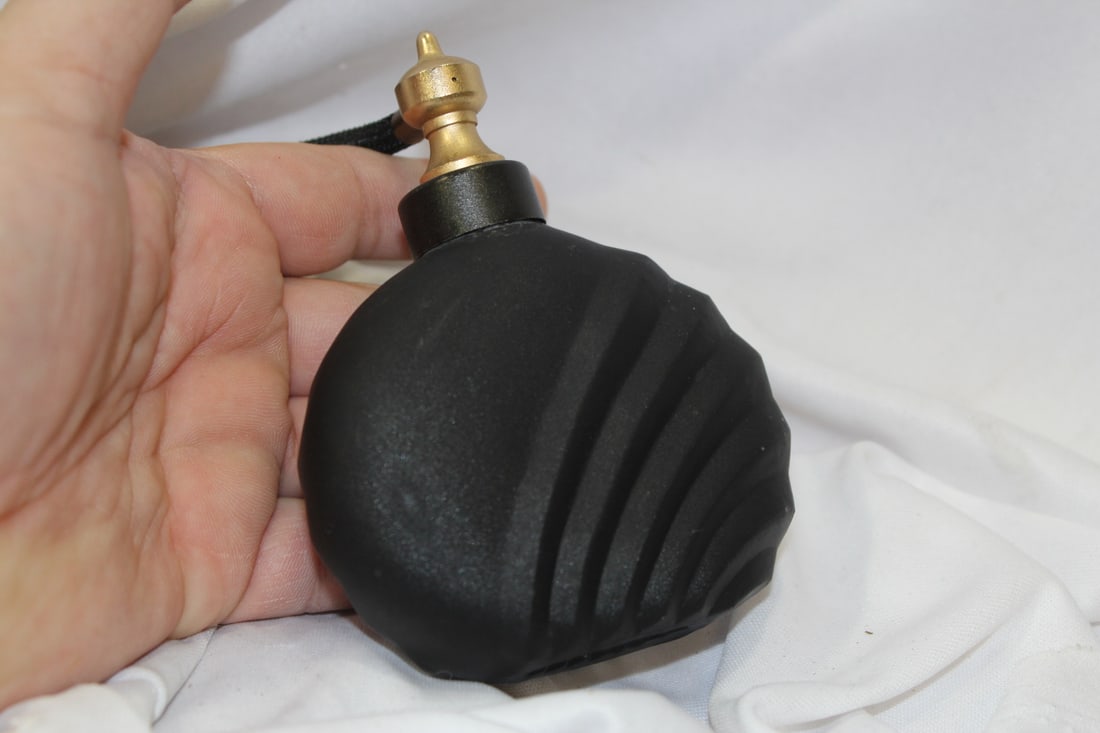 A Black Glass Parfume Bottle - 3