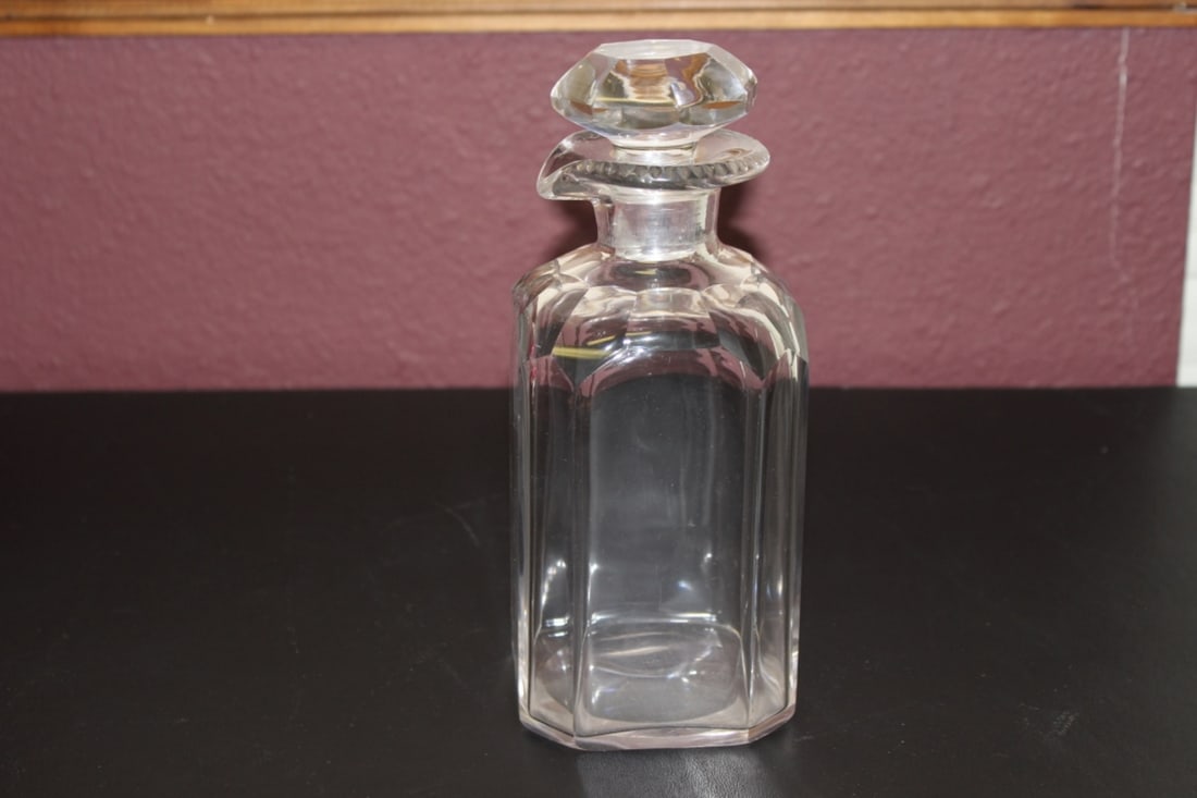 A Decanter - Clear, Facet Cut: please note chips on the underneath stopper - 8 1/4" tall
