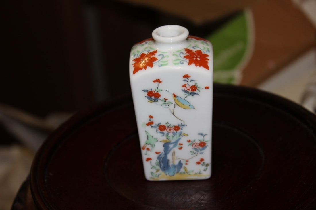 A Small Miniature Oriental Vase - 4