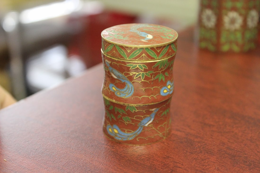 A Small Cloisonne Trinket Box - 2