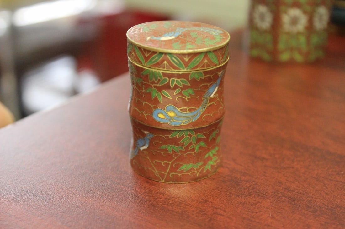 A Small Cloisonne Trinket Box - 3