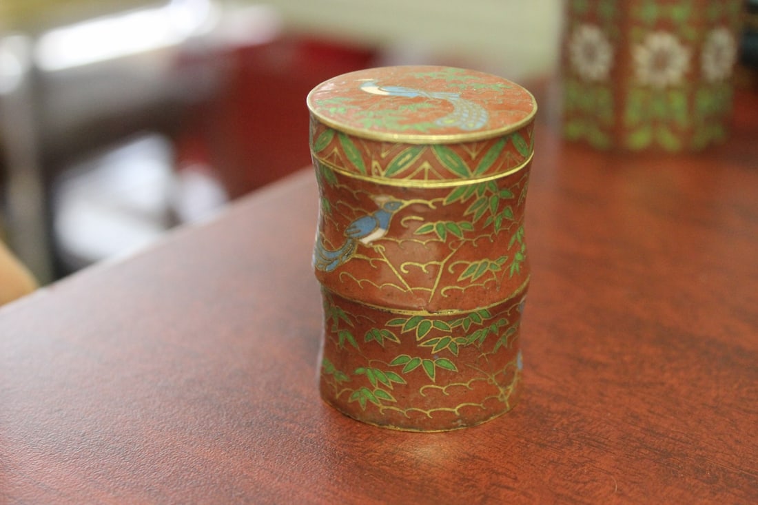 A Small Cloisonne Trinket Box - 4