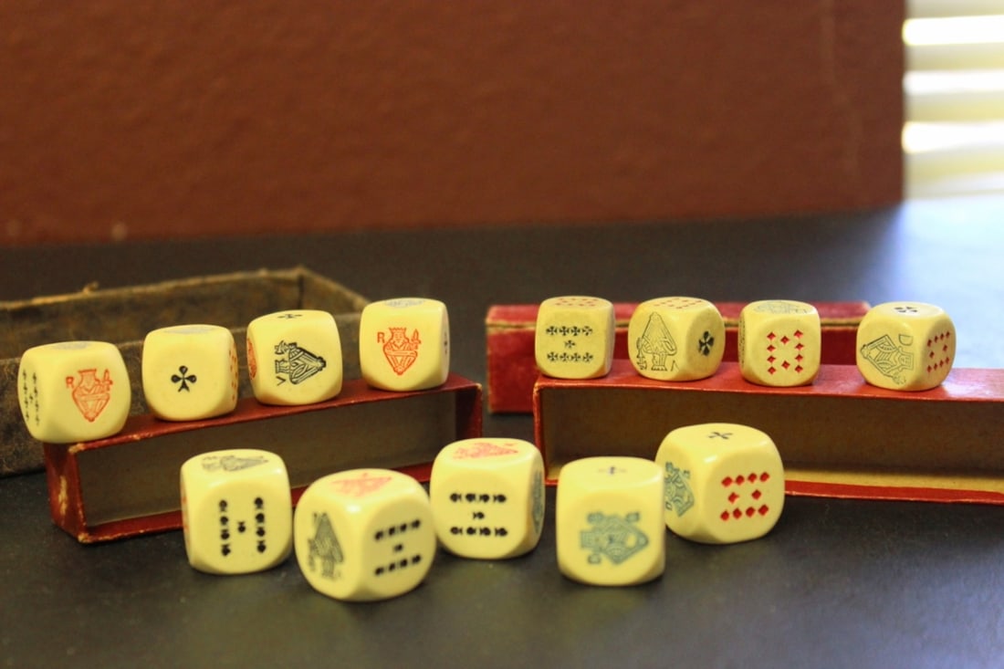 Lot of Dices With Boxes - All Vintage: Some bigger than other - 16 all together all vintage condition - 3 different sizes - 4 each