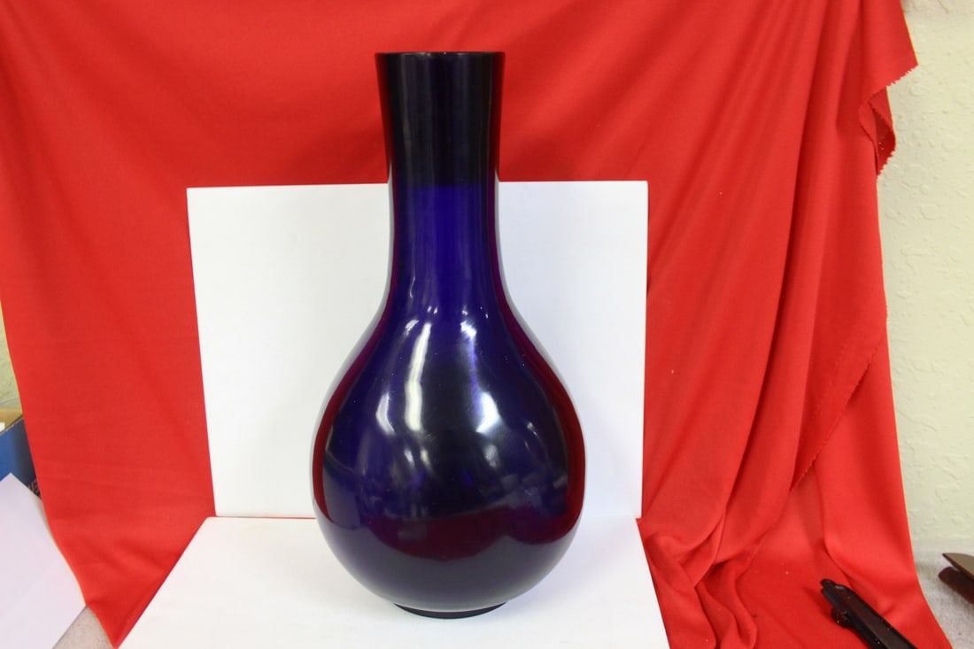A Chinese Peking Glass Cobalt Blue Monochrome Vase - 2